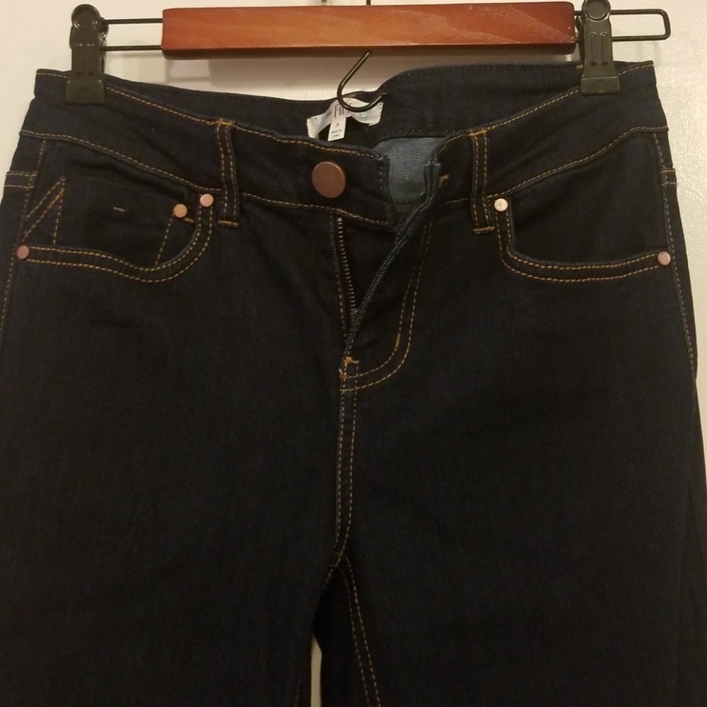 Jeans - Picture 2 of 3